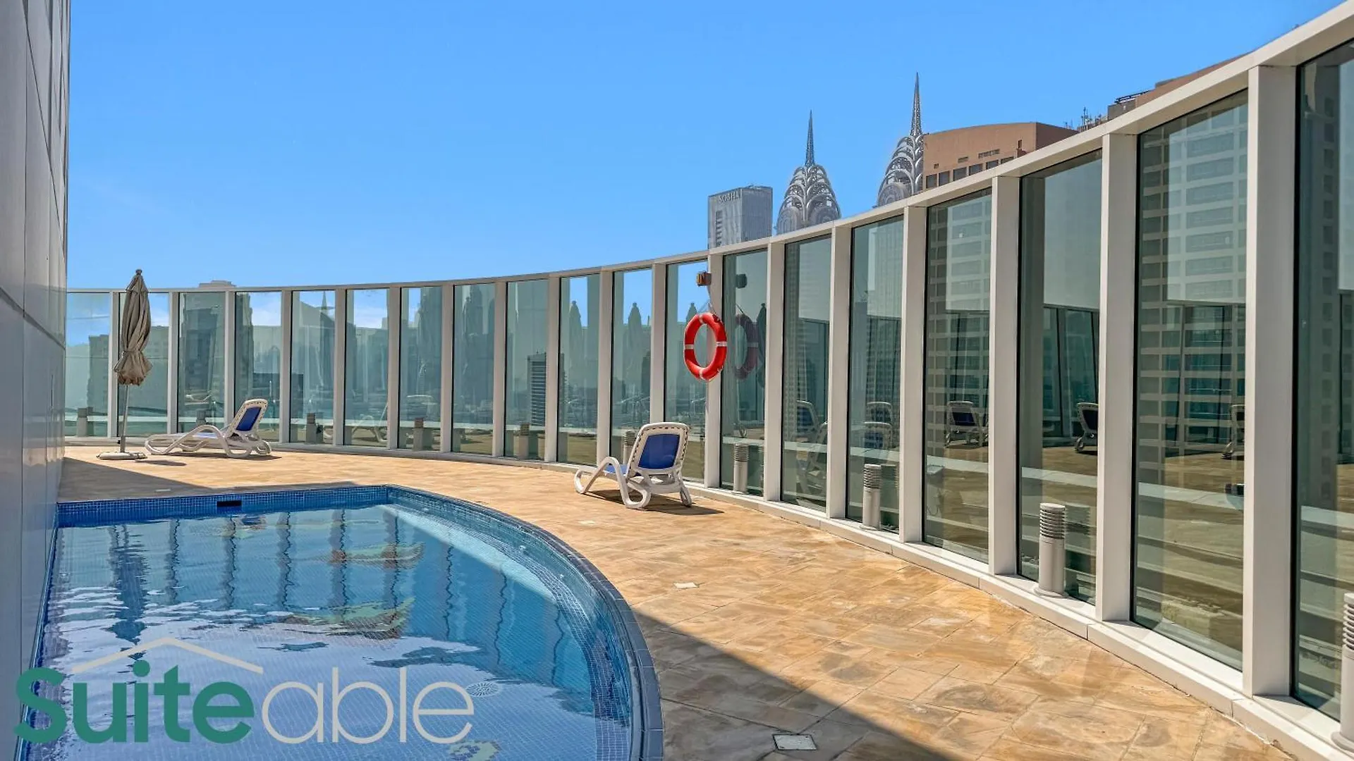 Spacious Refurbished Studio Steps Away From Metro Dubaï