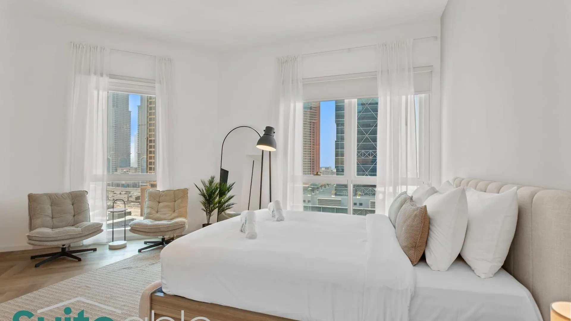 Spacious Refurbished Studio Steps Away From Metro Dubaï Émirats arabes unis